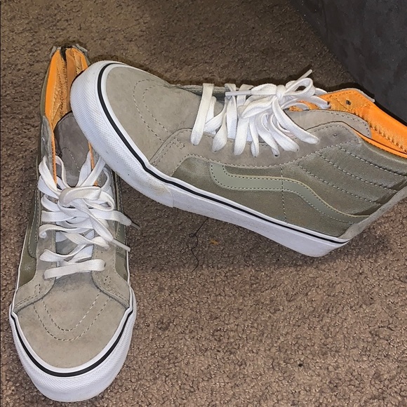 Vans Hi Tops - Picture 1 of 4